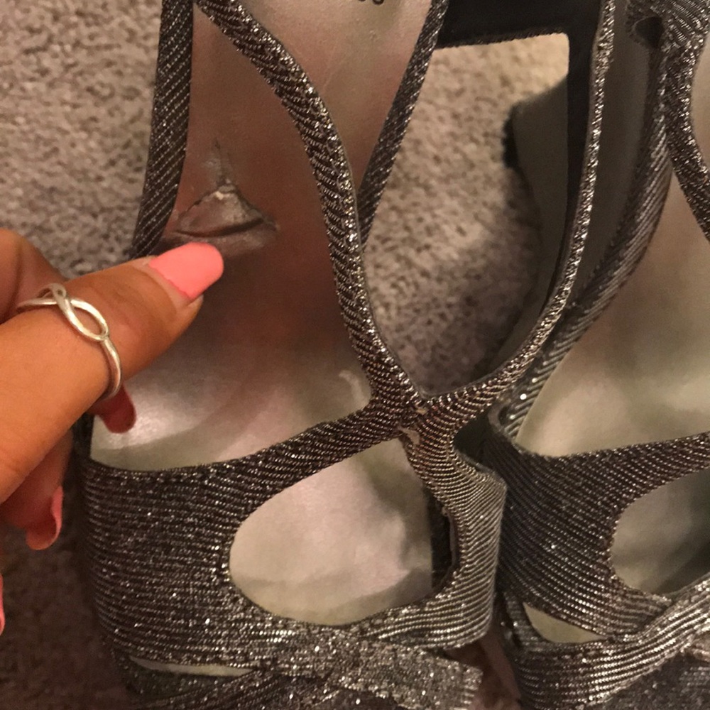 Dazzling Guess heels - Picture 4 of 7